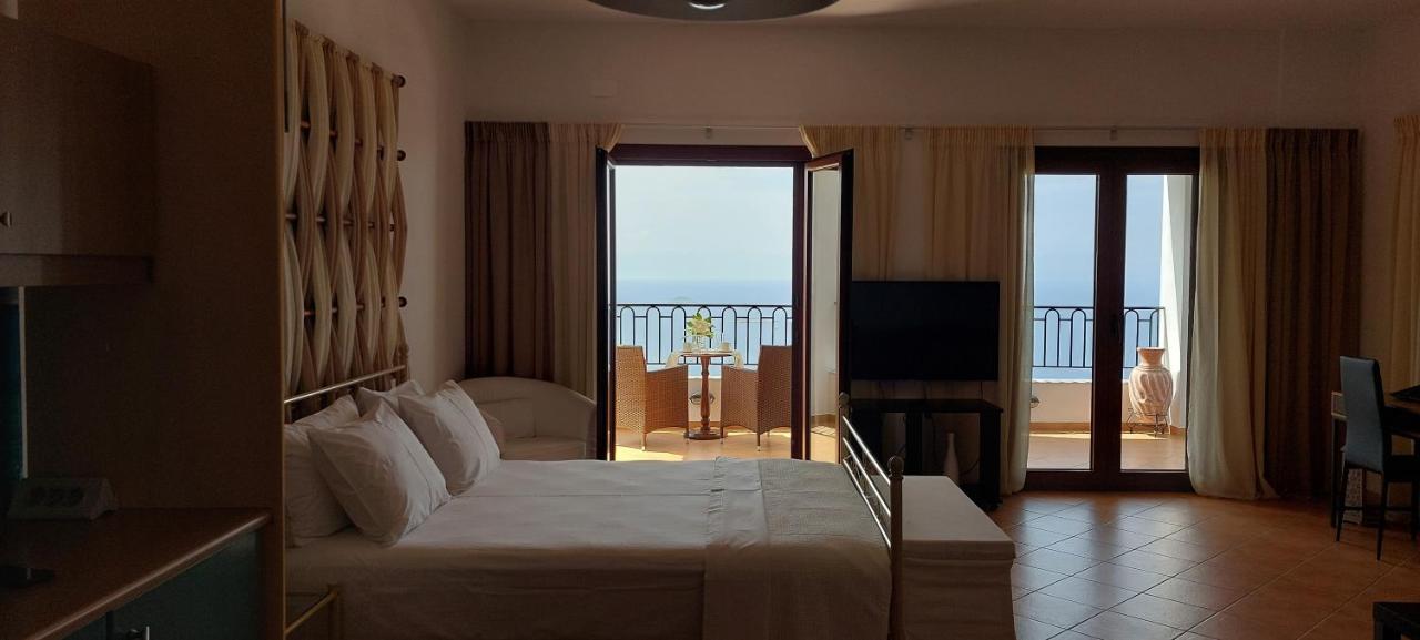 Horizon Studios With Sea View - Free Parking Glossa Zewnętrze zdjęcie
